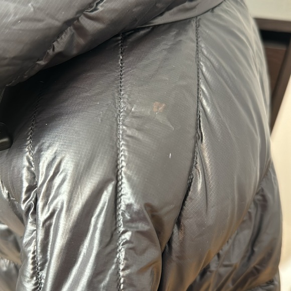 Canada Goose
Crofton Hooded Puffer Jacket - Picture 15 of 17